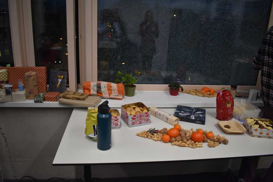 Enlarged view: Gifts and christmas food