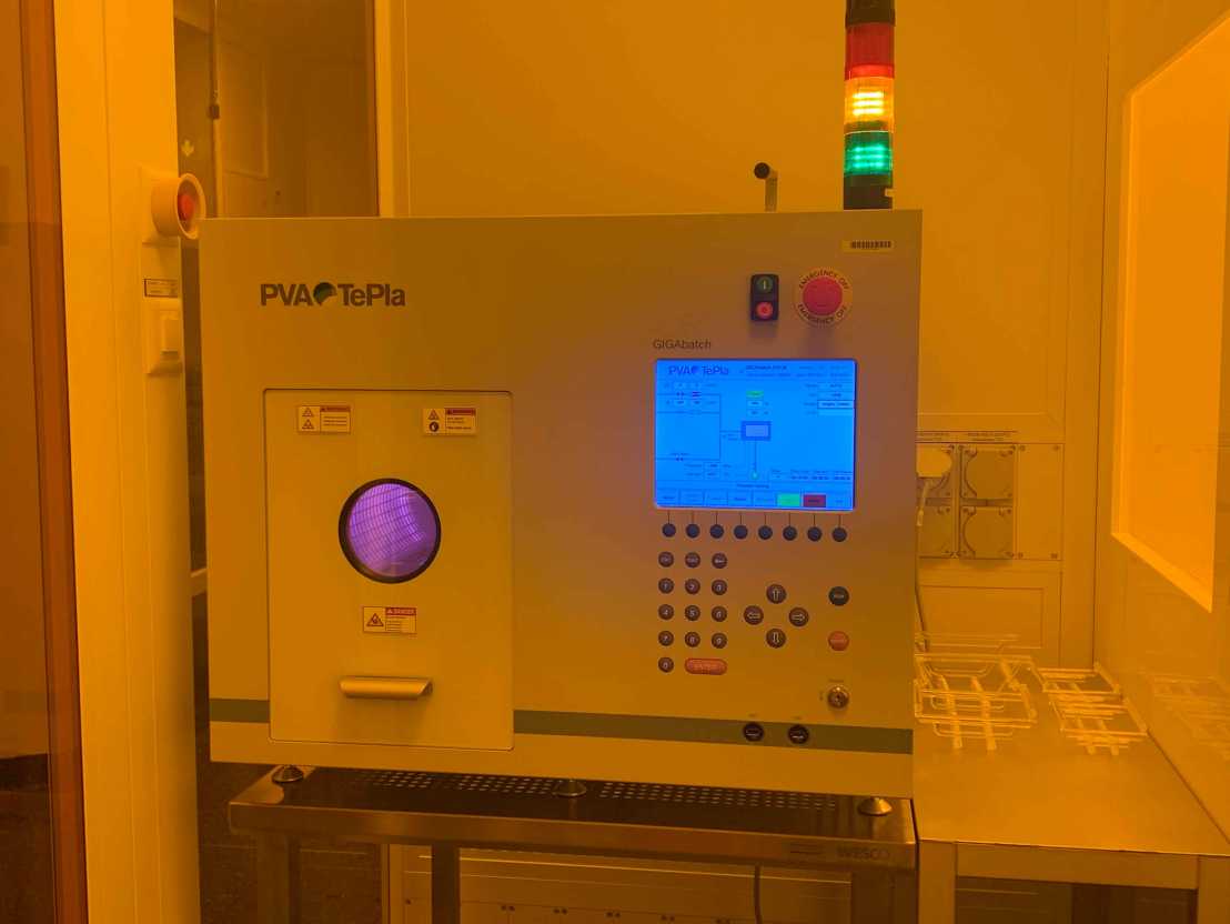 Enlarged view: Photo of PVA Tepla Plasma Asher