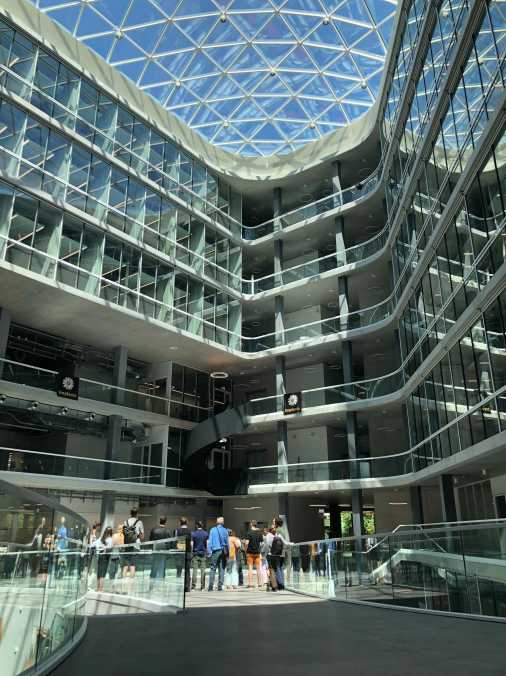 Enlarged view: view of a guided group inside the BSS atrium