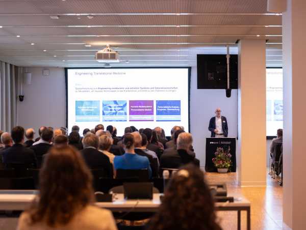 View into the lecture hall during the keynote of Prof. Dr. Daniel Müller